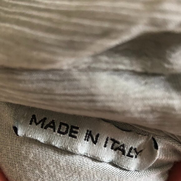 Gorgeous Italian Made Flowy Linen top: Size M/L - Picture 16 of 16